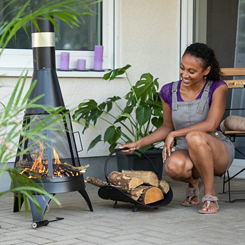 Almacenamiento de leña al aire libre