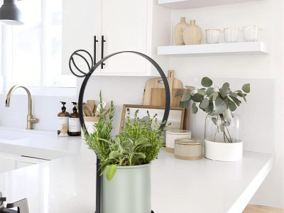 Soporte para plantas negro
