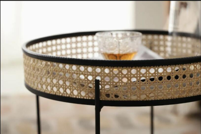 mesa auxiliar redonda de ratán