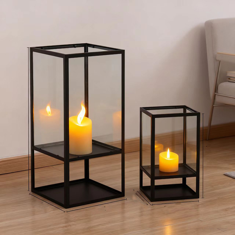 Quadratische Kerzenhalter aus Metall