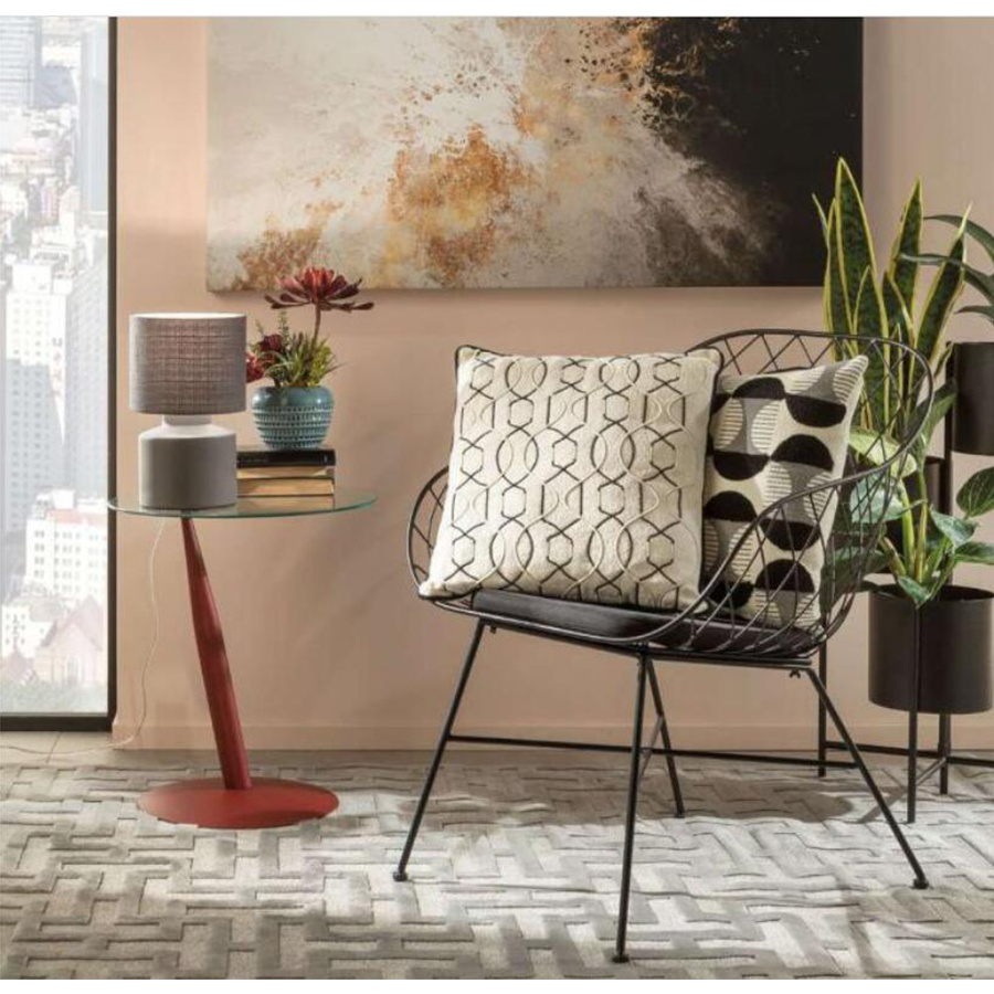 Черные металлические обеденные стулья