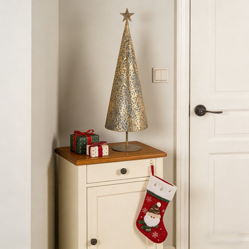 شجرة عيد الميلاد المخروطية المعدنية