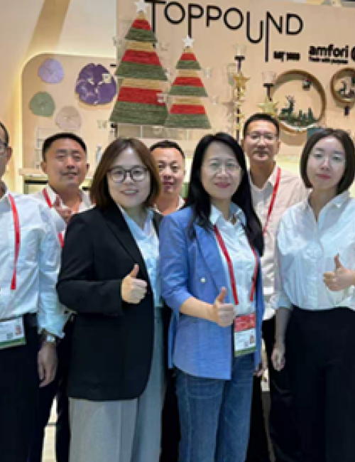 Top Pound booth photo